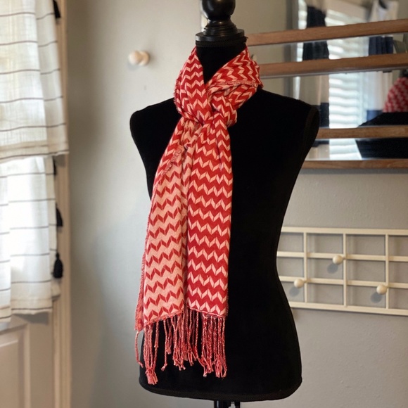 Thirty-one Red & White Chevron Scarf - Picture 3 of 5